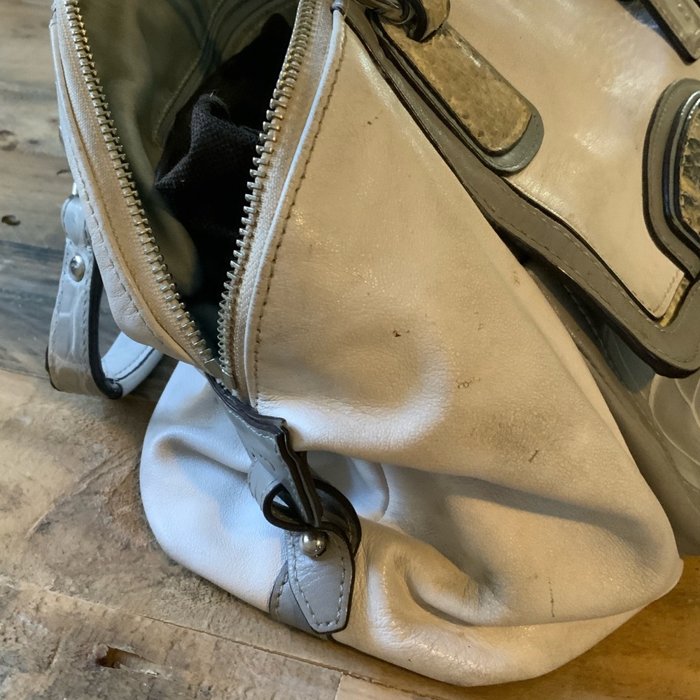 White Coach Purse - Picture 9 of 12